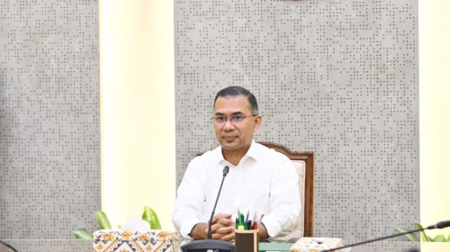 উদ্ভাবনী তরুণ ওয়াকিমুলকে উৎসাহিত করলেন মাননীয় প্রধানমন্ত্রী!
